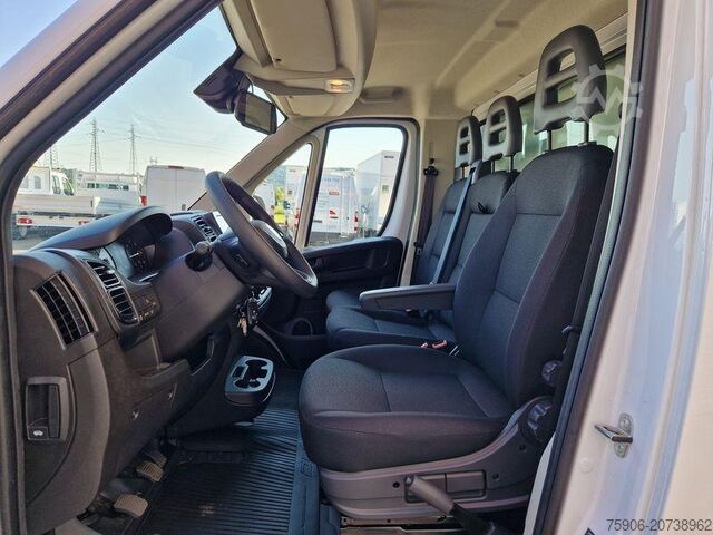 Hög och lång boxvagn Fiat Ducato