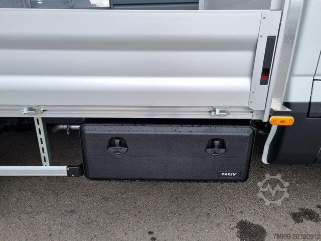 Furgonetas personalizadas / soluciones a medida Iveco DAILY 35-180 PLATEAU 4.40m