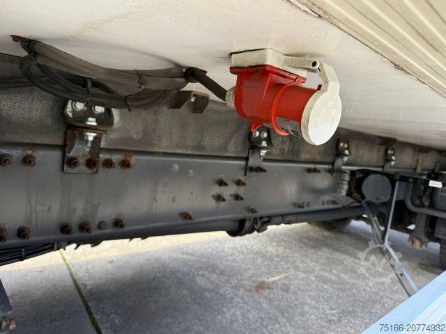 Kühlkoffer-LKW VOLVO FM 370 Fernverkehr Kühlk.7,8m LBW RMOKING