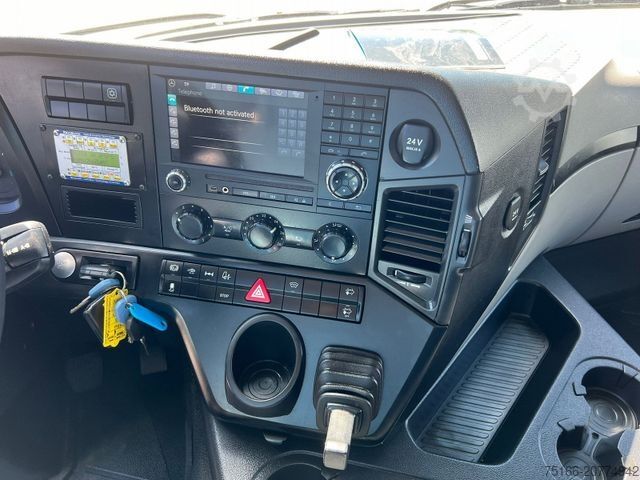 Camion refrigerato MERCEDES-BENZ ANTOS 1832 L Kühlkoffer 7,85 m LBW 2 T*3 Kammer