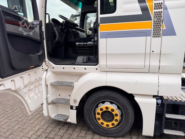 Volume tractor unit MAN TGX 18.440 4x2   LLS-U LowLiner XXL