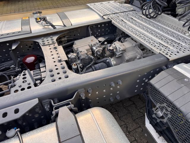 Standard tractor unit MERCEDES-BENZ Mercedes-Benz 1848 L  Actros 5 GigaSpace