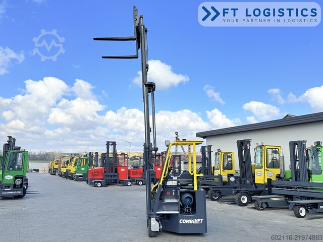 Chariot élévateur multidirectionnel Combilift CB2500 GAS TRIPLEX 4900 FORK POSITIONER