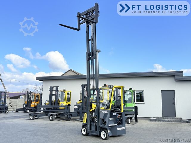 Chariot élévateur multidirectionnel Combilift CB2500 GAS TRIPLEX 4900 FORK POSITIONER