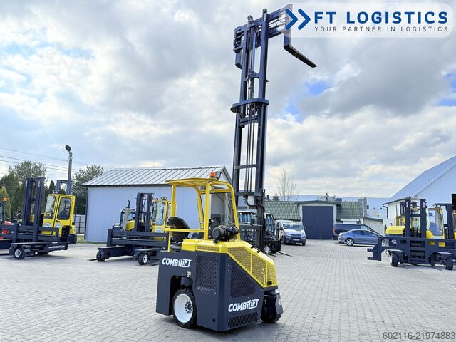Chariot élévateur multidirectionnel Combilift CB2500 GAS TRIPLEX 4900 FORK POSITIONER