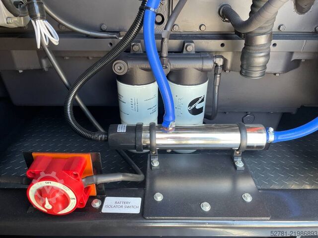 šķembas Cummins KTA38-G2 - 1100 kVA Generator 50/60Hz - DPX-18813