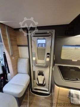 Poolintegreeritud matkaauto Knaus L!VE WAVE 650 MEG Black Selection *TraumMobil*Autark e*