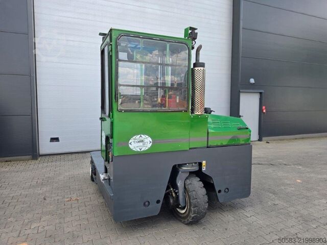 Cargador lateral de cuatro vías Combilift C4000 - TRIPLEX