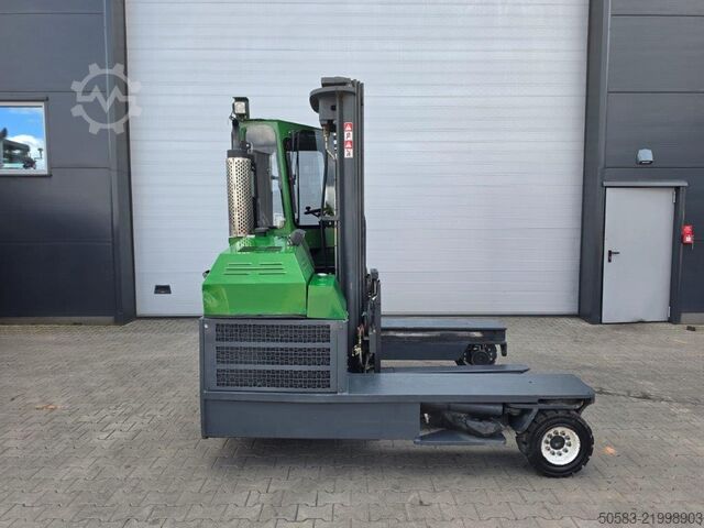 Cargador lateral de cuatro vías Combilift C4000 - TRIPLEX