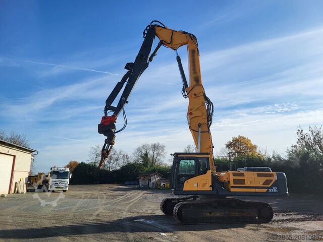 รถขุดรื้อถอน Hyundai HX330L with demolition boom, standard boom & shear