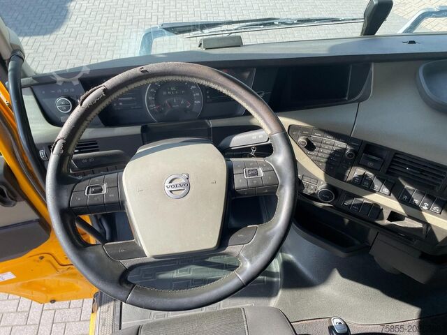 Standard tractor Volvo FH 6x4 / BIG Axles / PTO-Hydraulics / APK-TÜV 0...