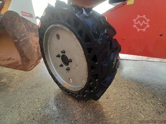 Nền tảng làm việc bằng kính thiên văn có khớp nối Manitou MAN GO 12