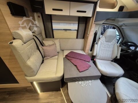 セミインテグレーテッドキャンピングカー Knaus L!VE WAVE 650 MEG Black Selection *TraumMobil*L-Sitzgruppe*
