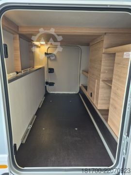 セミインテグレーテッドキャンピングカー Knaus L!VE WAVE 650 MEG Black Selection *TraumMobil*L-Sitzgruppe*