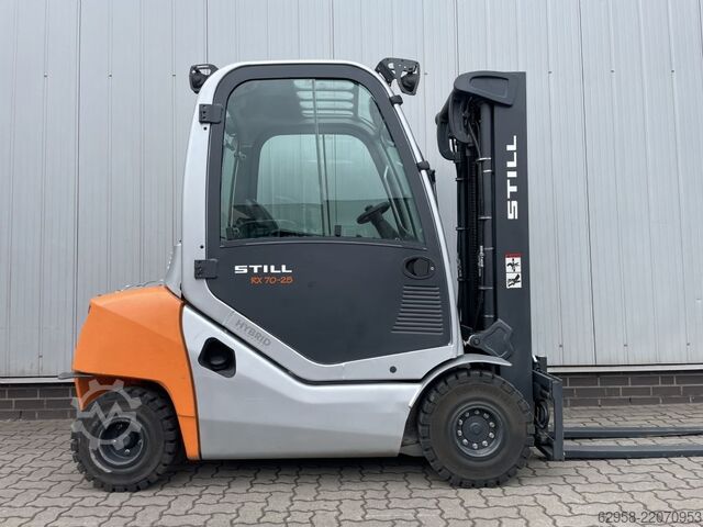 Wózek widłowy z silnikiem wysokoprężnym Still RX70-25