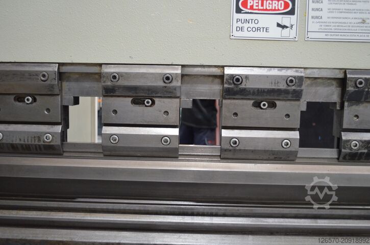 हाइड्रॉलिक प्रेस Hidrogarne AP 4100x120tn