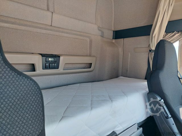Стандартен влекач MAN TG3 33.510 6X6 BL KRAN LANGHOLZ Kesla 2117ZT94