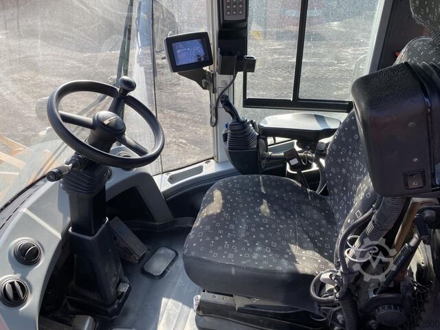 Utovarivač točkova LIEBHERR L566 X-Power