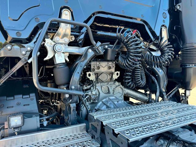 Standard SZM MERCEDES-BENZ AROCS 5 2053 4x4, Luftfederung, MIETEN?