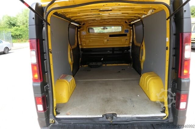 Panel kombi renault Trafic dCi 120 L2H1 3,0t Komfort