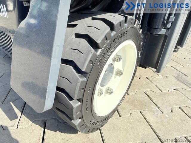 Carrello elevatore a 4 direzioni Combilift CB3000 DIESEL TRIPLEX 5500 FREE-LIFT