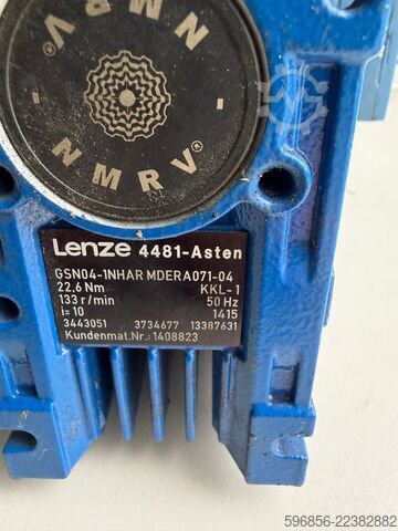 Motoreduktor Lenze GSN04-1NHAR silnik DERA071-32 0,37 kW 133 obr./min 22,6 Nm i=10 IP55 230/400 V Motoreduktor Lenze GSN04-1NHAR silnik DERA071-32 0,37 kW 133 obr./min 22,6 Nm i=10 IP55 230/400 V Motoreduktor Lenze GSN04-1NHAR silnik DERA071-32 0,37 kW 133 obr./min 22,6 Nm i=10 IP55 230/400 V