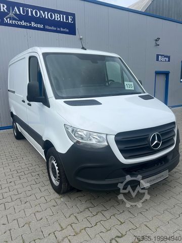 Skåpbil MERCEDES-BENZ Sprinter 211 KOMPAKT 6-GANG KLIMA 3-SITZER AHK