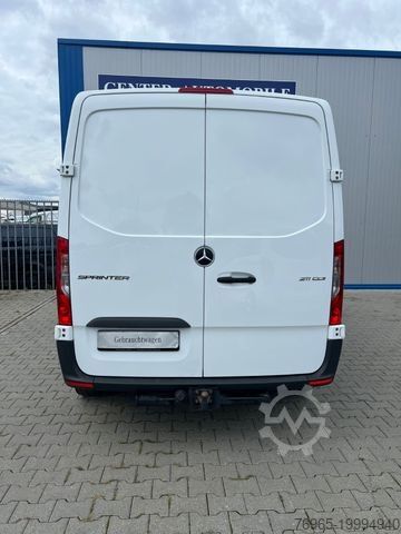 Skåpbil MERCEDES-BENZ Sprinter 211 KOMPAKT 6-GANG KLIMA 3-SITZER AHK