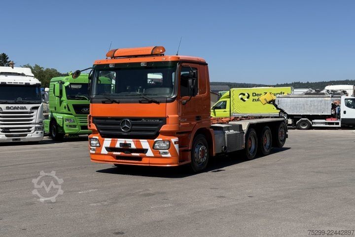 Abrollkipper Mercedes-Benz Actros 3248 8x2 Multilift / Swiss-Vehicle