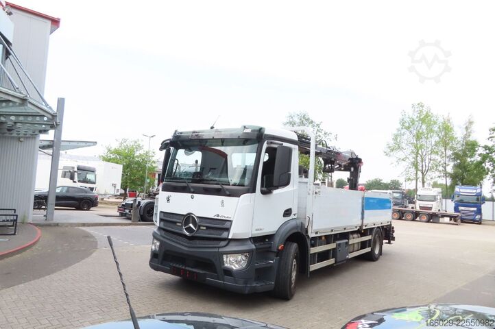 Camión de plataforma MERCEDES-BENZ Antos 1830 L , Kran MKG HLK 125