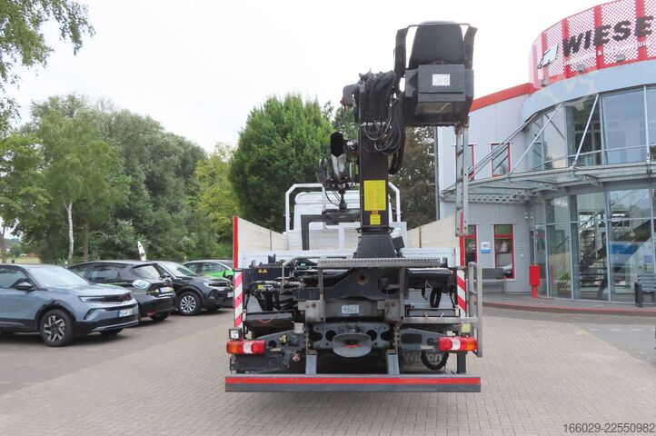 Camión de plataforma MERCEDES-BENZ Antos 1830 L , Kran MKG HLK 125