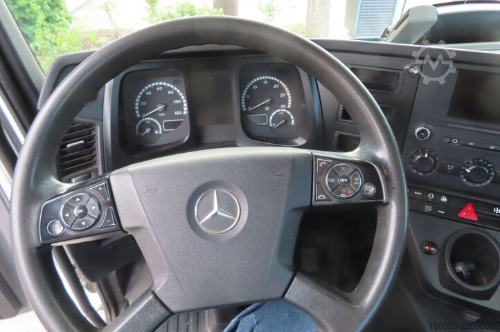 Camión de plataforma MERCEDES-BENZ Antos 1830 L , Kran MKG HLK 125