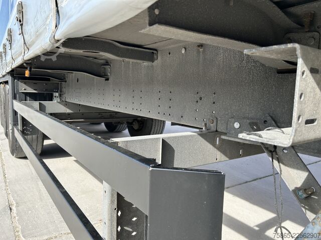 Drsne ponjave Schmitz Cargobull SCB S3T / Curtainside / Disk Brakes / APK TUV 1...