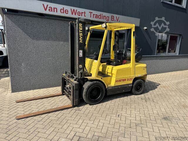 Hyster H3.00XM Duplo 335 เลื่อนข้าง / ตัวปรับงาของรถฟอร์คลิฟท์ แก๊ส LPG 1997 HYSTER H3.00XM Duplo 335 Sideshift /  Vorkversteller LPG 1997