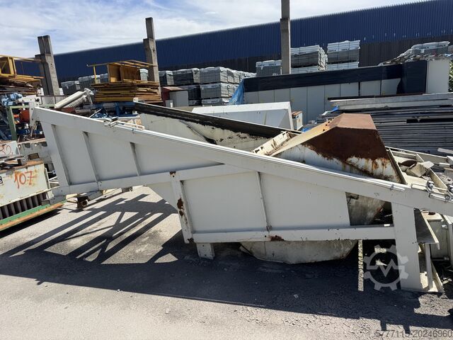 Betongblander KNIELE zasobnik kruszywa 3x18m3