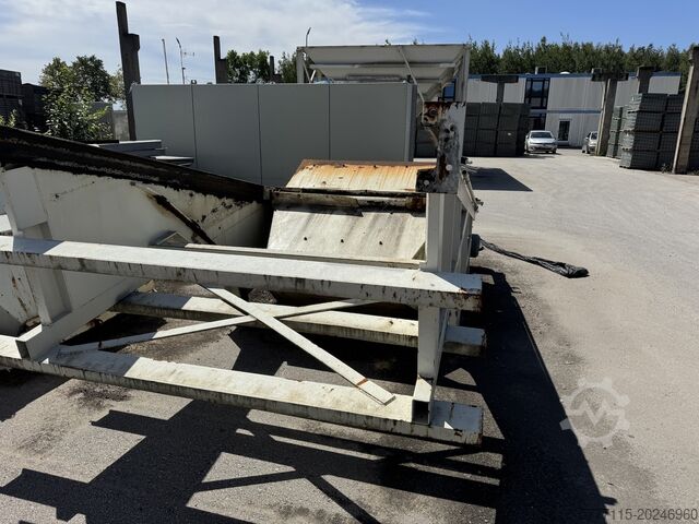 Betongblander KNIELE zasobnik kruszywa 3x18m3