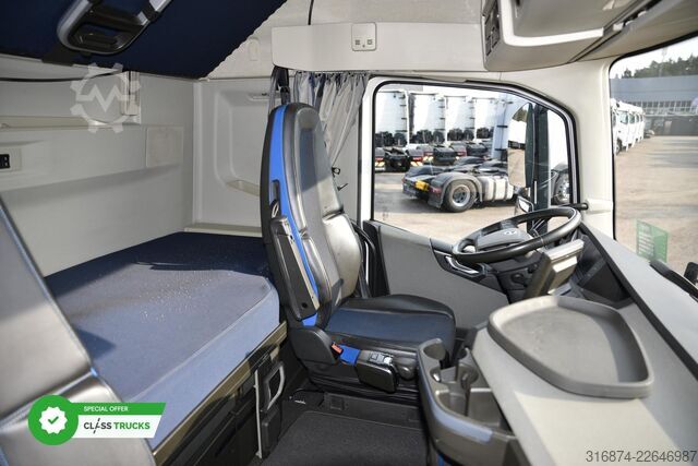 Standard tractor unit VOLVO FH 500 Globetrotter XL Varios