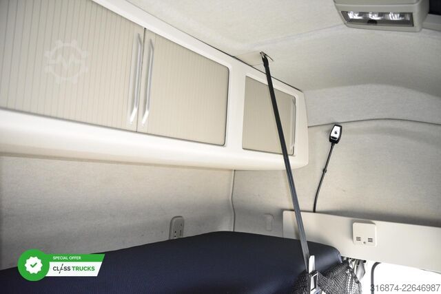 Standard tractor unit VOLVO FH 500 Globetrotter XL Varios