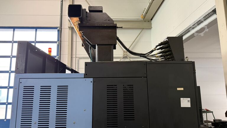 Centro de torneado y fresado CNC Doosan Puma TT 1800SY-GL