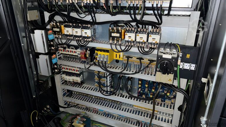 Centro de torneado y fresado CNC Doosan Puma TT 1800SY-GL