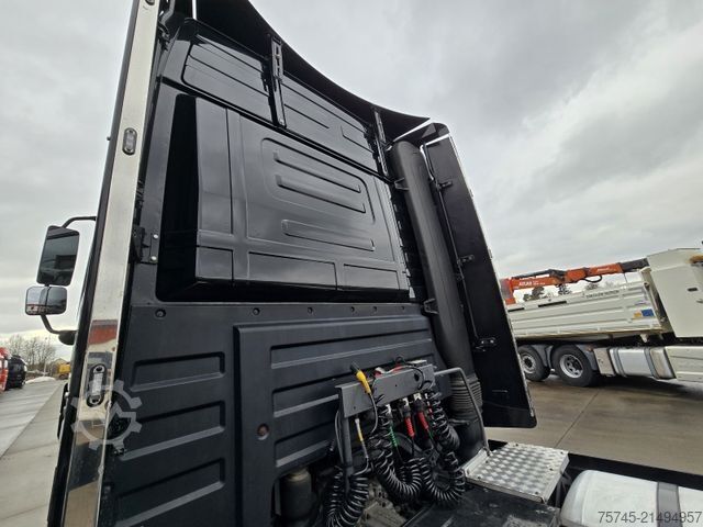 Standardowy ciągnik siodłowy MERCEDES-BENZ ACTROS 1854 V8 * RETARDER * TOP * 1A