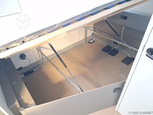 Karavan BÜRSTNER B66 480 TK Dusch-Paket, 1600kg, Radträger