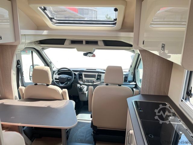 Poluintegrirani kamper BÜRSTNER Lineo T 700