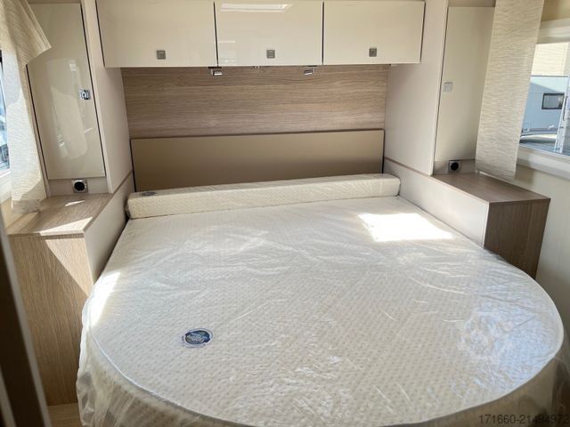 Poluintegrirani kamper BÜRSTNER Lineo T 700