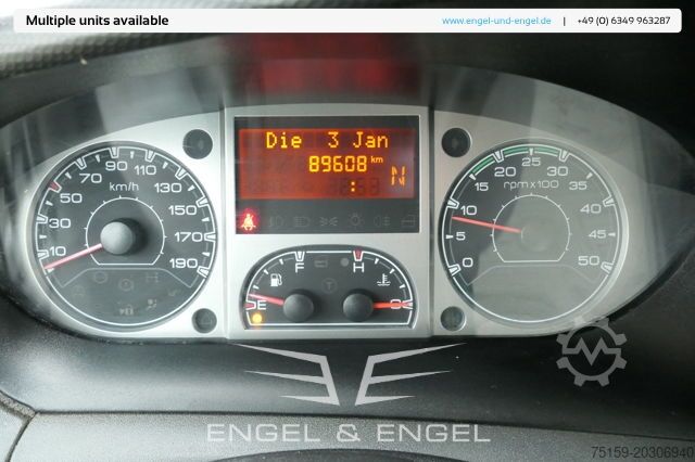 Dubă cu caroserie tip cutie iveco Daily 35 S11 C30C AUTOMATIK KAMERA MAXI Regale DURCHGANG