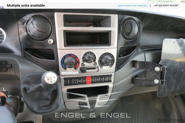 Furgoneta caja iveco Daily 35 S11 C30C AUTOMATIK KAMERA MAXI Regale LUFT DURCHGANG