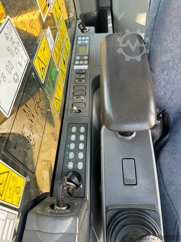 Excavatrice à chaînes CATERPILLAR 325 FL CR / Gummipads