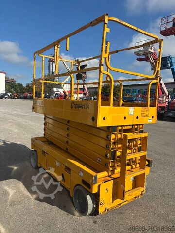 Pont élévateur à ciseaux Haulotte Compact 14 - 13,80m Scherenarbeitsbühne *Akkus NEU