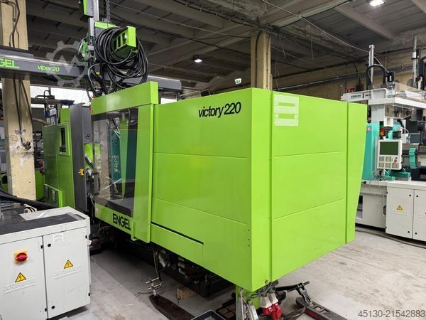 Stroj za brizganje Engel Victory 1050/220 Tech Ecodrive