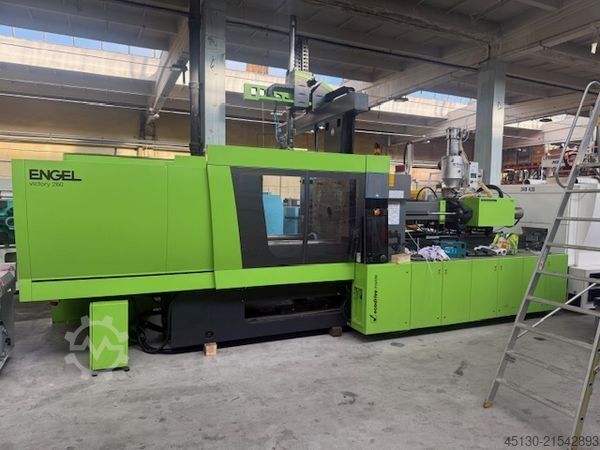 Formsprutningsmaskin Engel Victory 2460/260 Tech Ecodrive